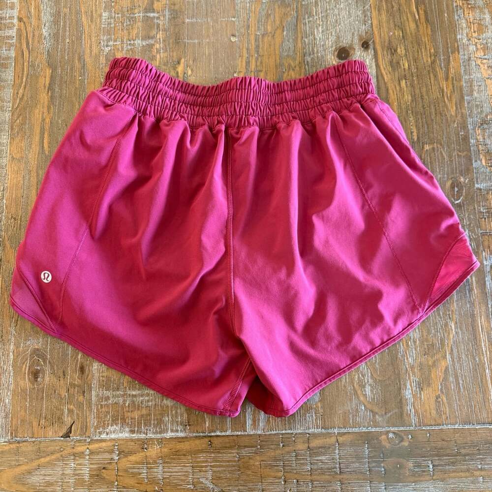 Lululemon Hotty Hot High-Rise Short 4 Size 8 Ripened Raspberry - Picture 2 of 5